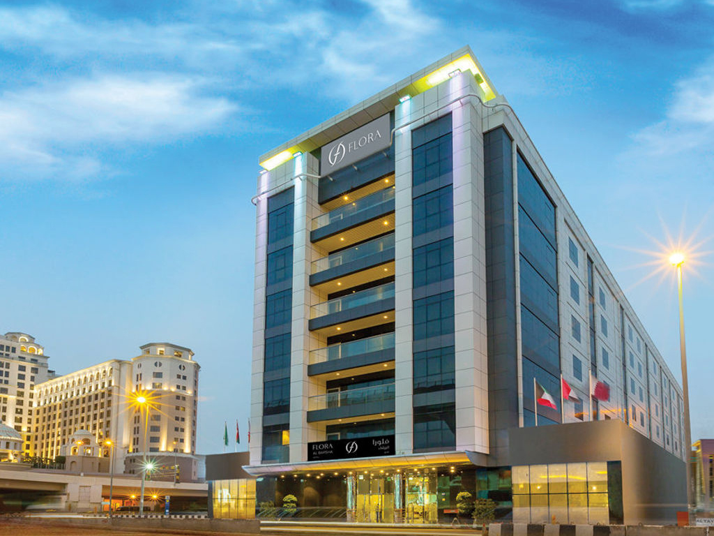 Flora Hotel – corridor and public areas